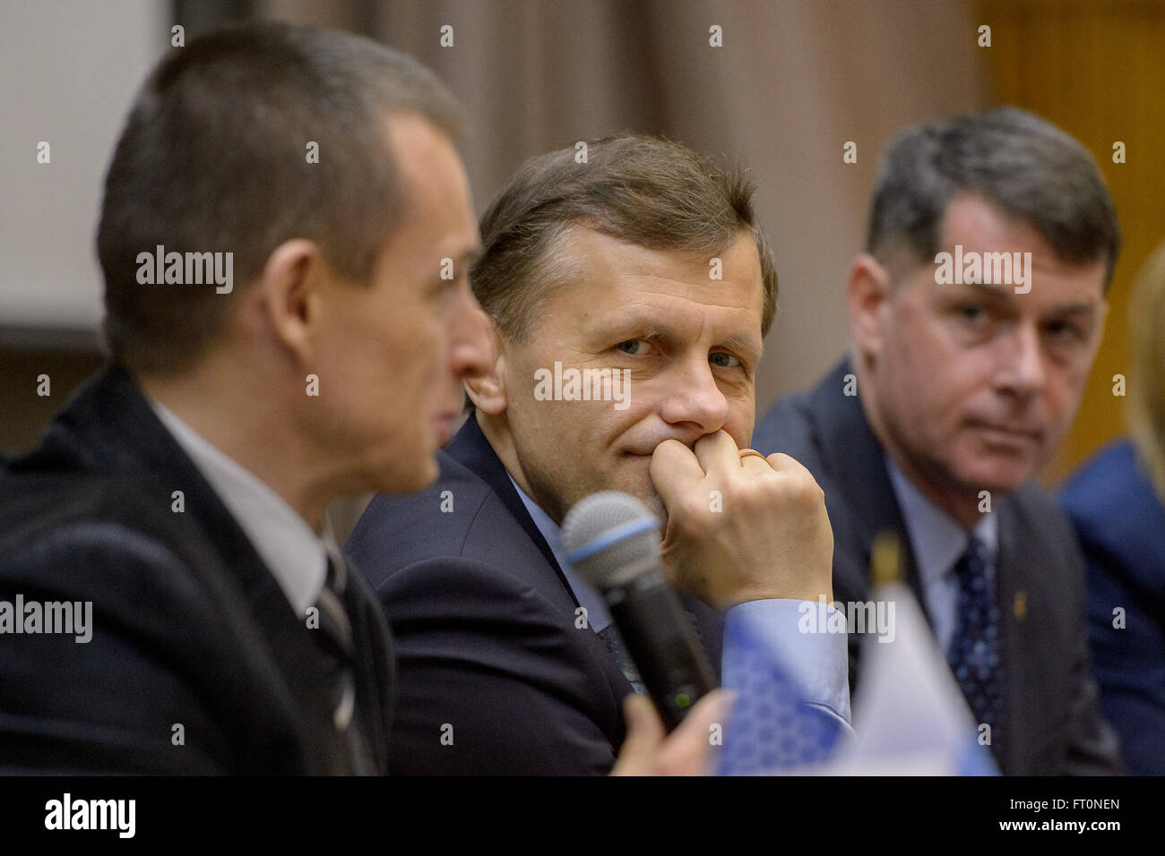 47 membre de l'équipage de l'expédition de secours, le cosmonaute russe Andrey Borisenko de Roscosmos est vu lors d'une conférence de presse à l'équipage Gagarin Cosmonaut Training Centre (GCTC), vendredi, 26 février 2016, à la Cité des étoiles, en Russie. Crédit photo : NASA/Bill Ingalls) Banque D'Images