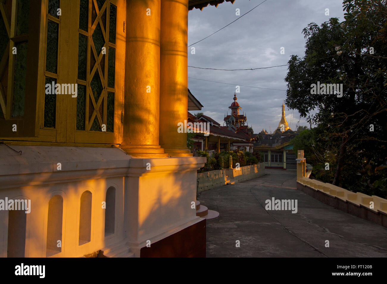 La Pagode Mahamuni, Mawlamyine, Moulmein, capitale de l'État Môn, au sud du Myanmar, Birmanie Banque D'Images