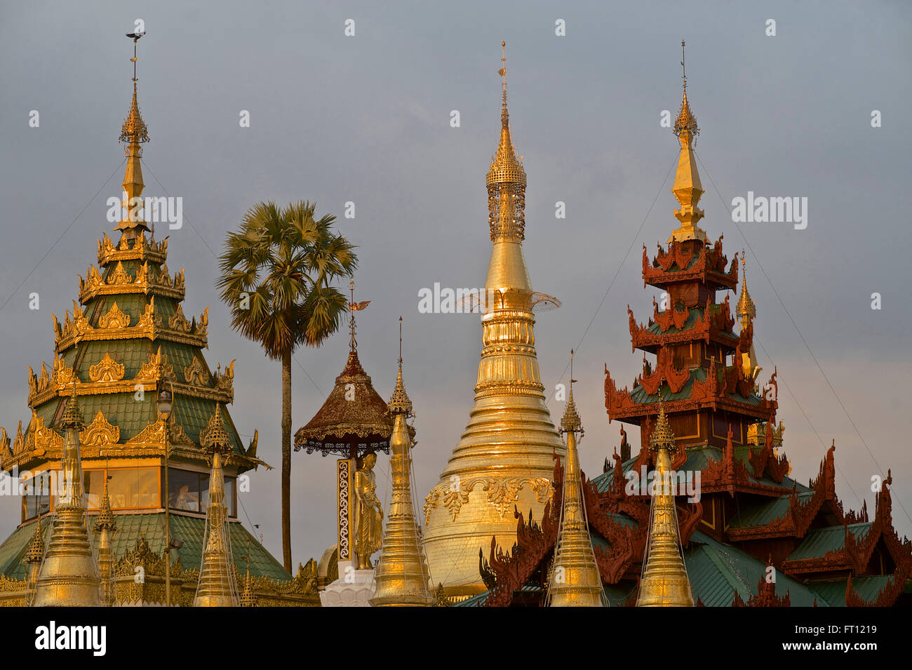 La pagode Shwedagon, Yangon, Rangoon, capitale du Myanmar, Birmanie Banque D'Images