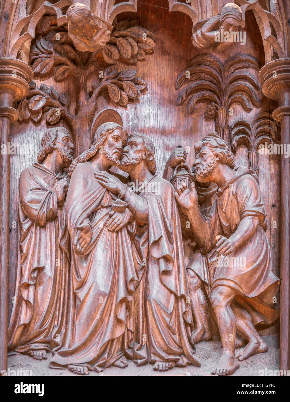 Jésus est trahi par un baiser par un de ses disciples, Judas Iscariote, aux soldats de le grand prêtre juif. Banque D'Images