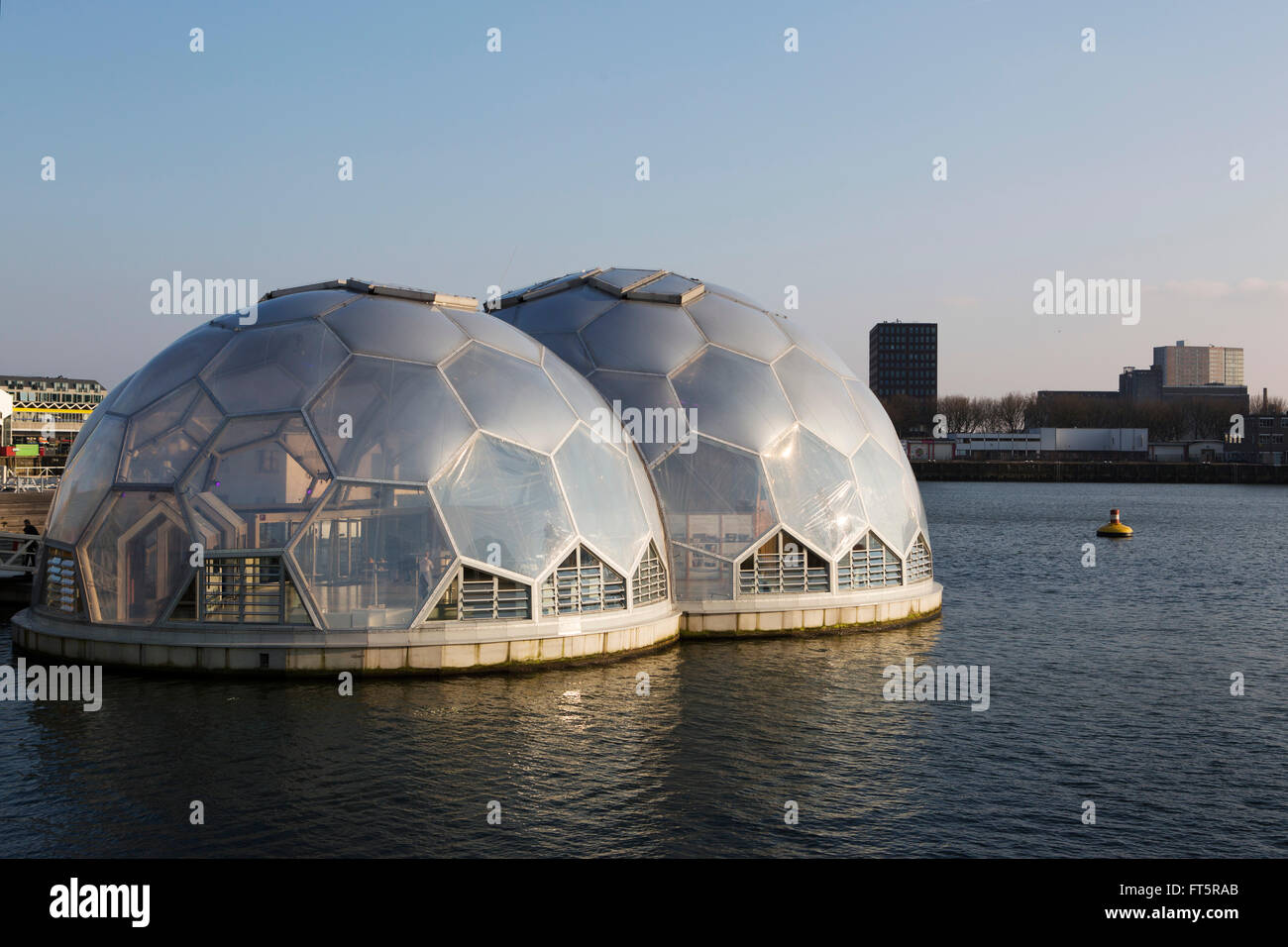 Le pavillon flottant à Rotterdam, aux Pays-Bas. Banque D'Images