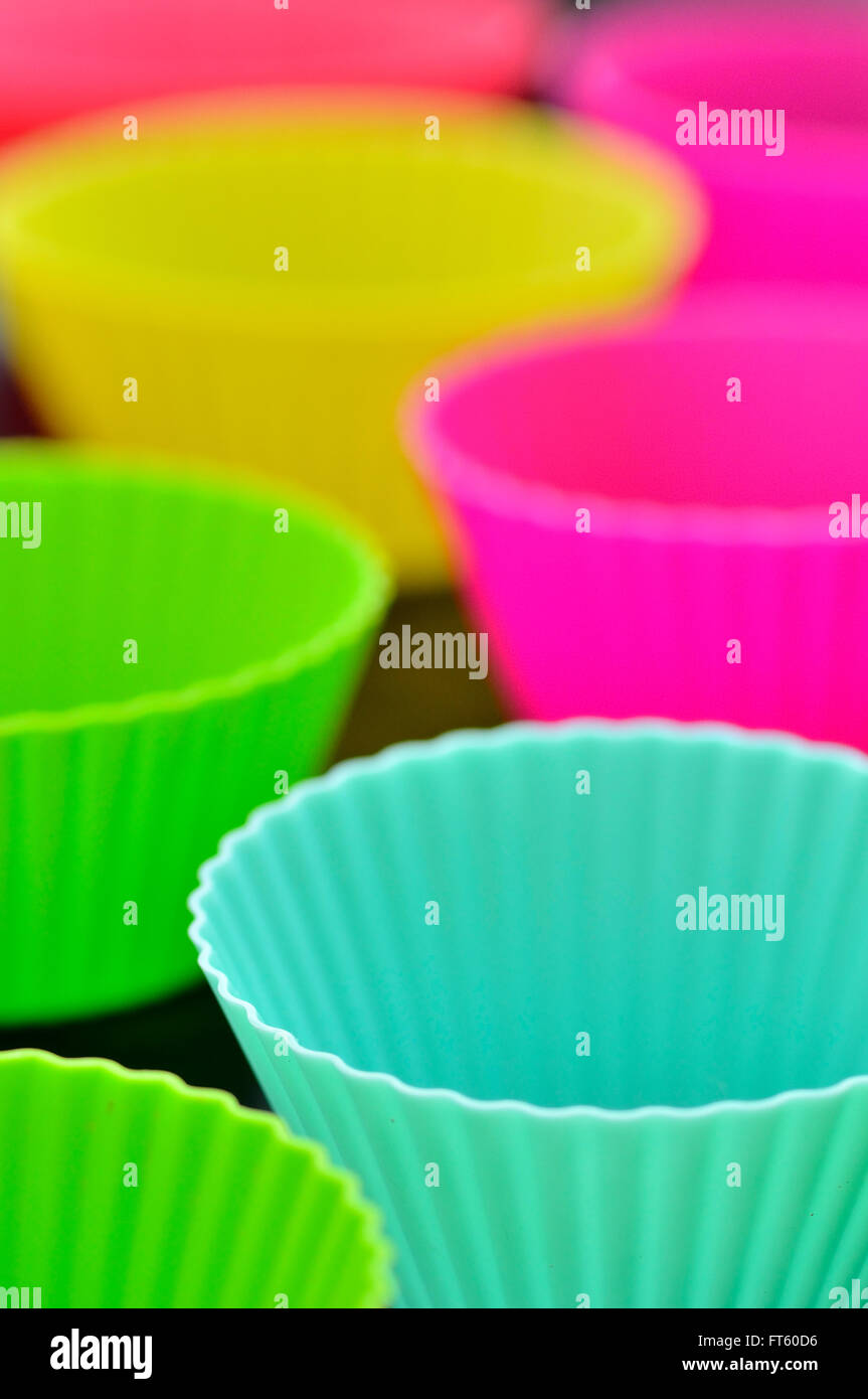 Coupelle en silicone muffins colorés Banque D'Images