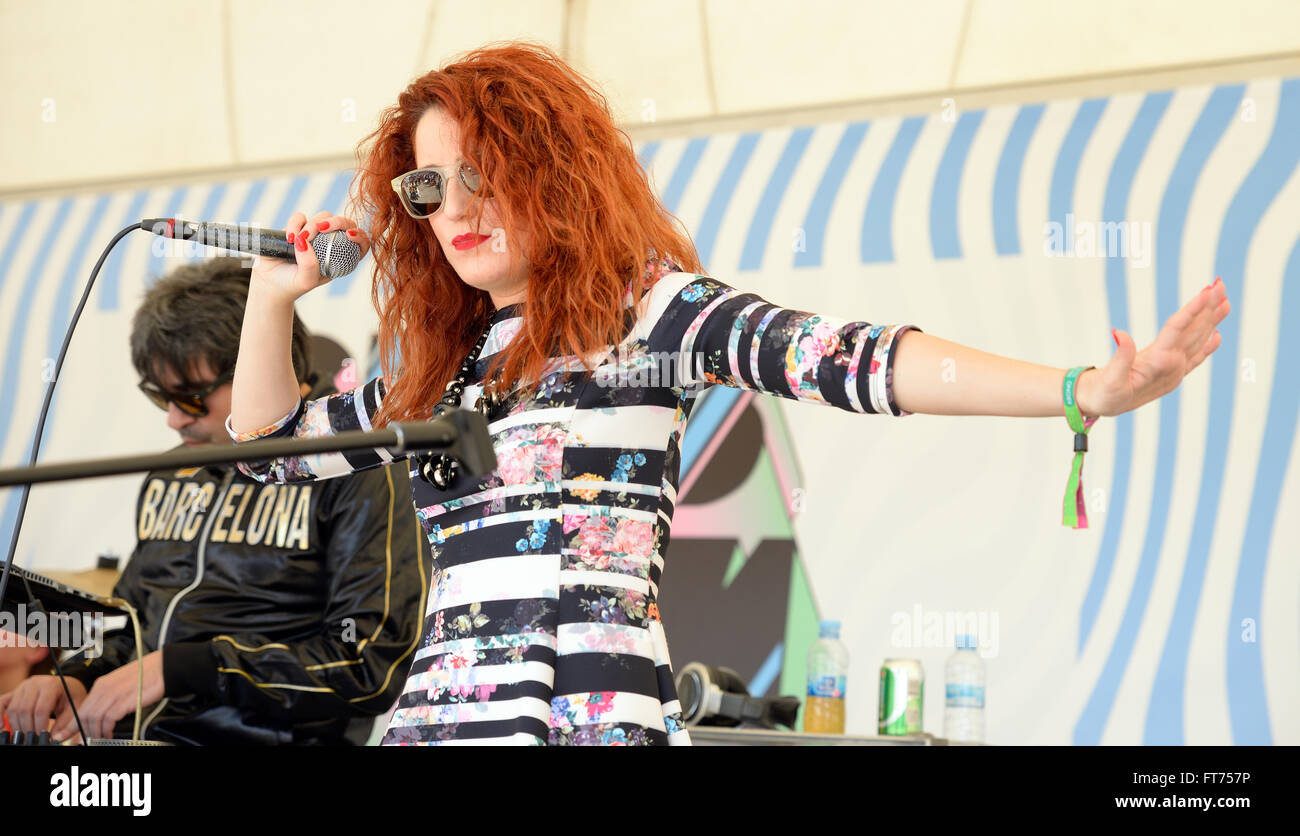 Barcelone - Mai 29 : Femme rousse chanteuse de perdu se remplit (bande) effectue par Heineken Primavera Sound Festival 2014 (PS14). Banque D'Images