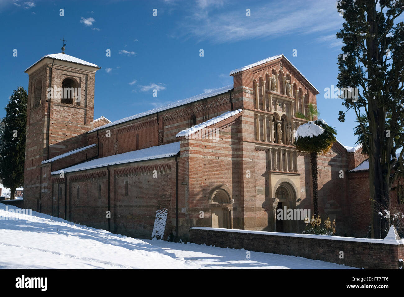 Le quartier gothique-romane de l'abbaye de Vezzolano Albugnano, Italie Banque D'Images