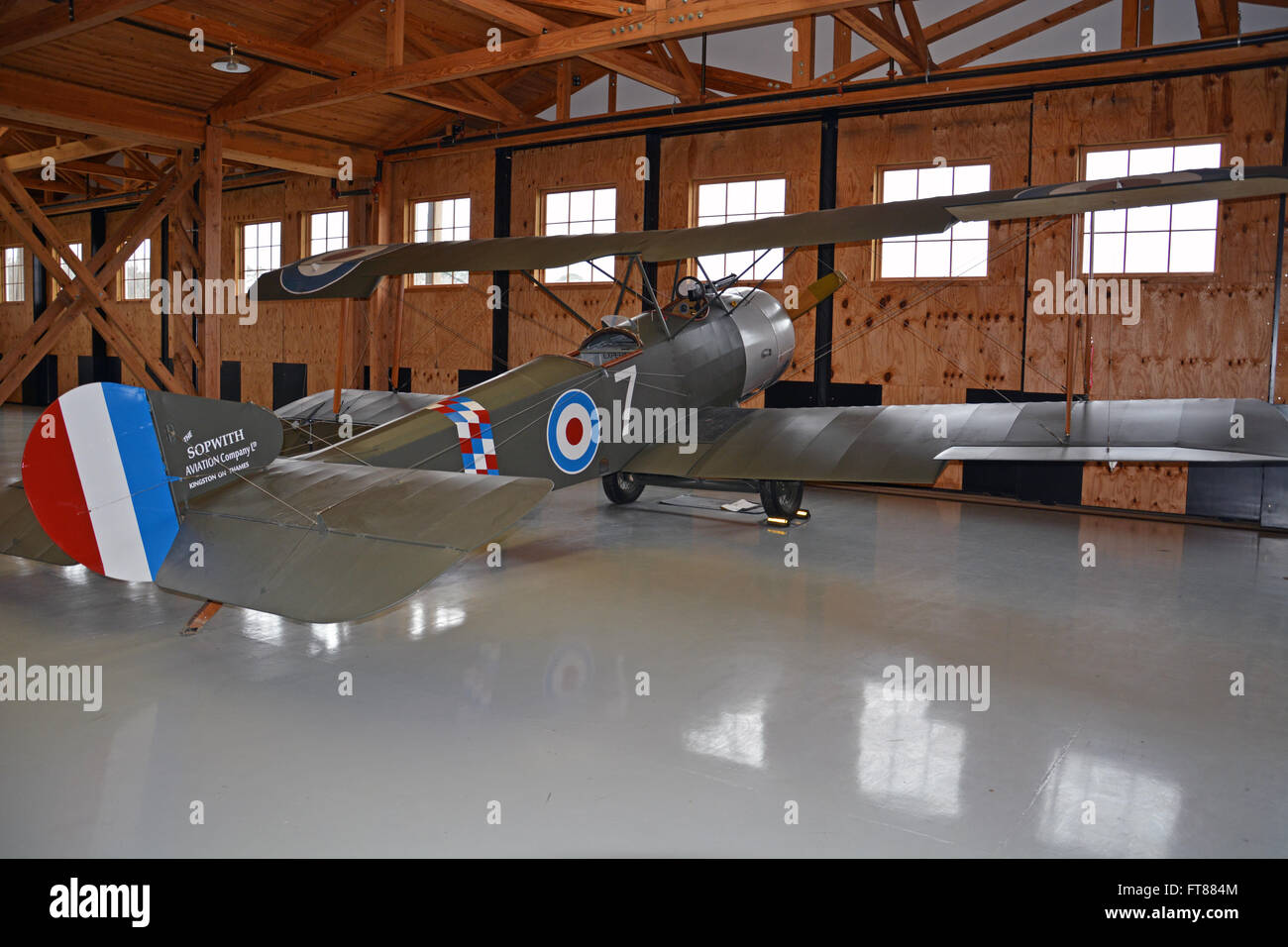 La PREMIÈRE GUERRE MONDIALE, un avion Chasseur Sopwith français dans un hangar au Musée de l'aviation militaire à Virginia Beach Banque D'Images