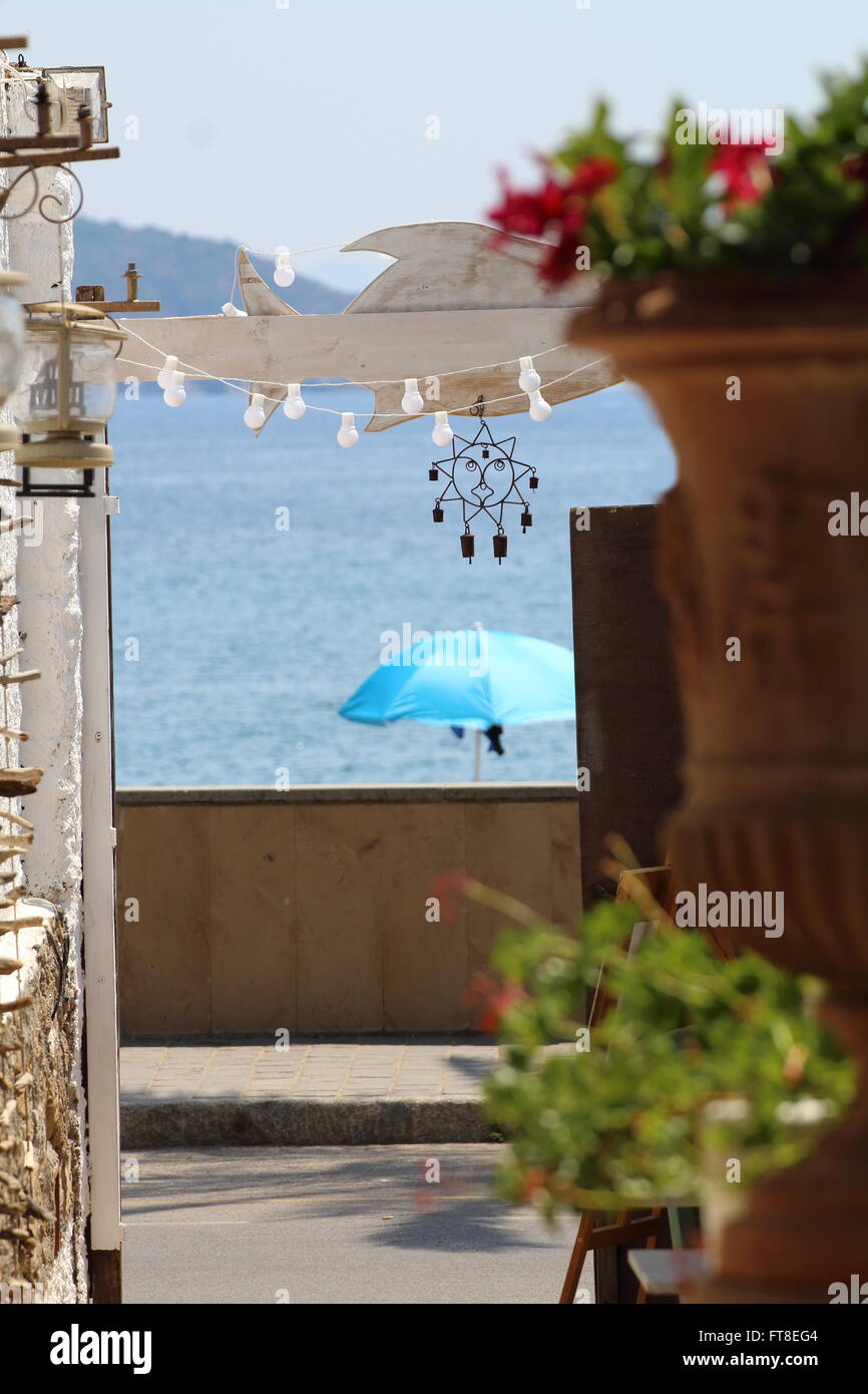 Beau Paysage Vu A Travers Une Porte Ouverte Une Fenetre Ouverte Sur La Mer Photo Stock Alamy Beau Paysage Vu A Travers Une Porte Ouverte Une Fenetre Ouverte Sur La Mer Photo Stock Alamy