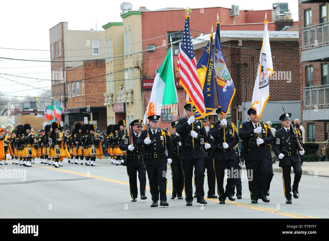 Yonkers Garde d'honneur du Service de police de Saint Patrick's Day Parade Yonkers, New York Banque D'Images