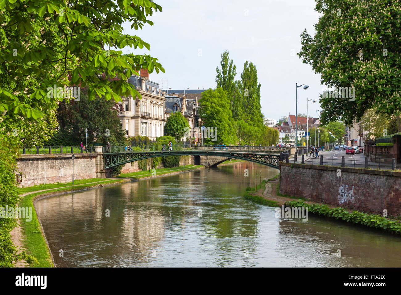 Quai de la rivière Grand Ile de ville de Strasbourg, Alsace, France Banque D'Images
