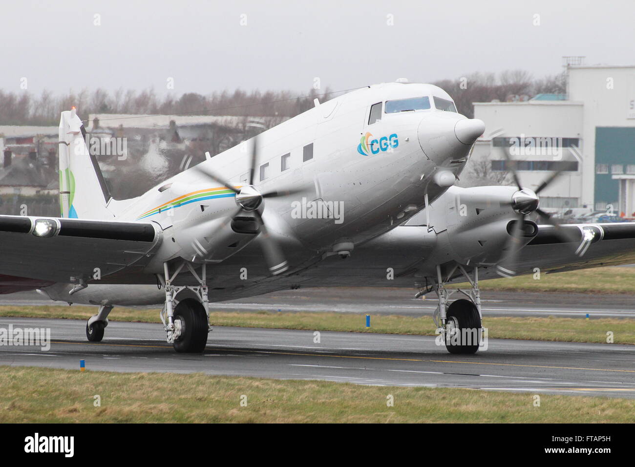 C-GGSU, un Basler BT-67 (un Douglas DC-3/C-47) exploité par le CGG Aviation, à l'Aéroport International de Prestwick. Banque D'Images