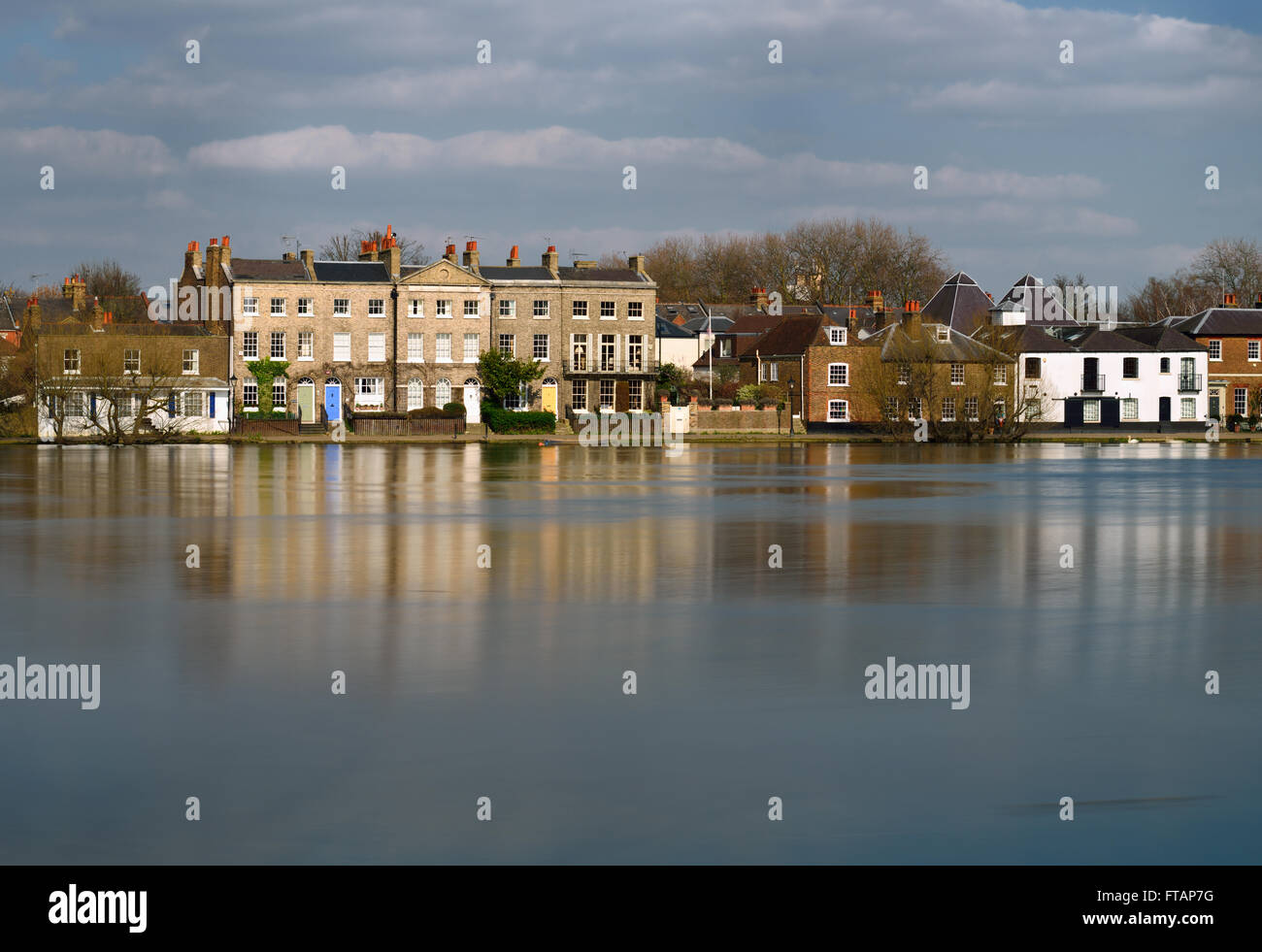 Kew riverfront, à l'ouest de Londres, Royaume-Uni Banque D'Images