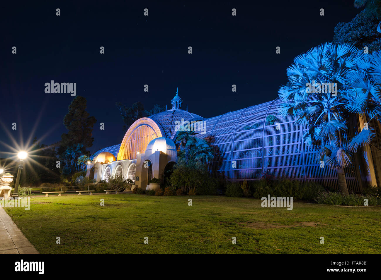 Botanical Building at night . Balboa Park, San Diego, Californie. Banque D'Images