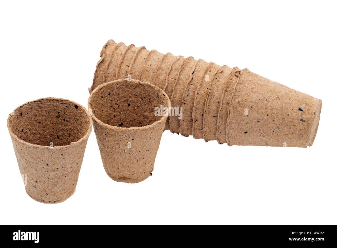 La tourbe biodégradable pots de semences isolated on white Banque D'Images