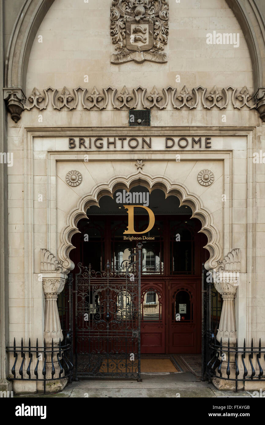 Entrée de Brighton Dome, Brighton, East Sussex, Angleterre. Banque D'Images