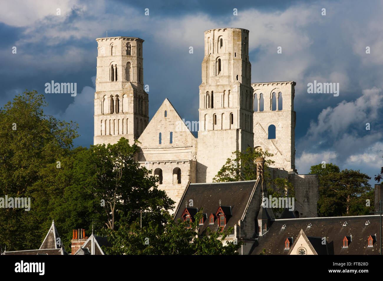 Ruines de l'abbaye de Jumièges, Jumièges, Seine-Maritime, Normandie, France Banque D'Images