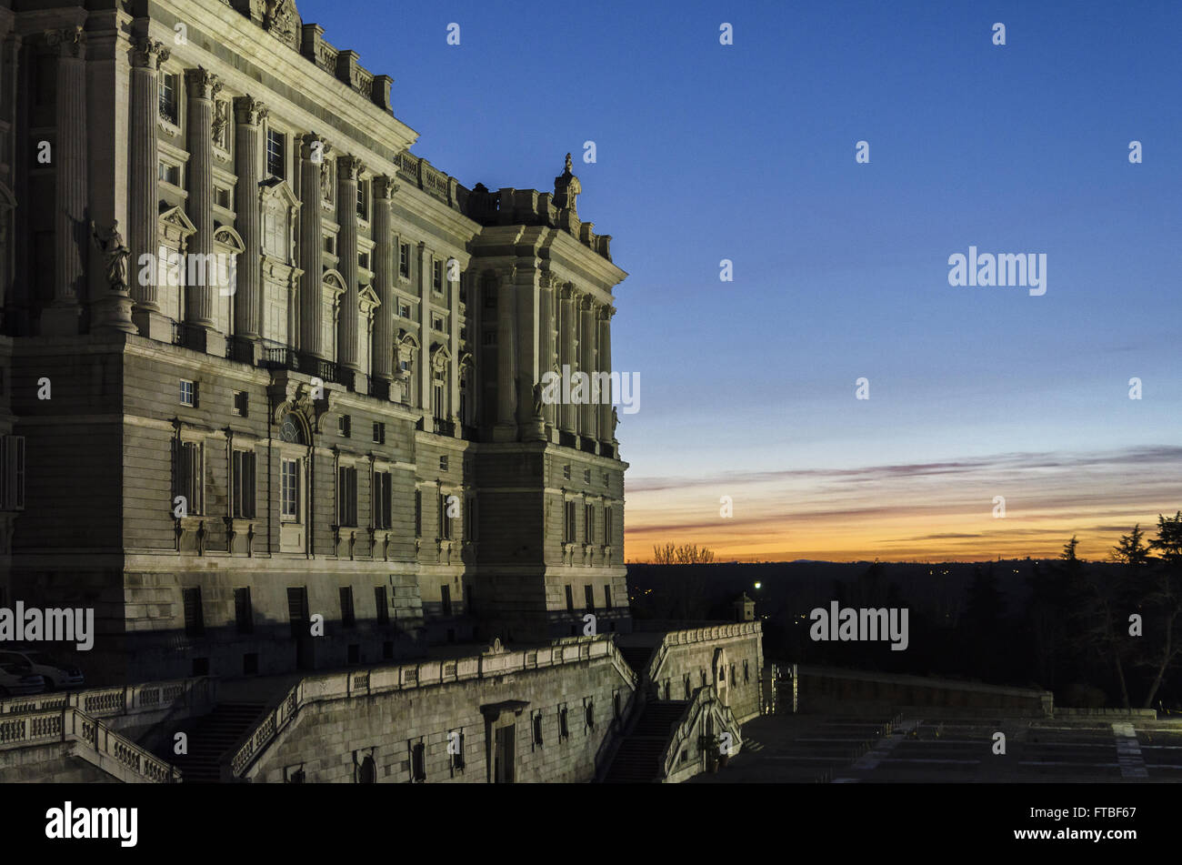 Une orange de vue du ciel de l'Orient Palace, Madrid, Espagne Banque D'Images