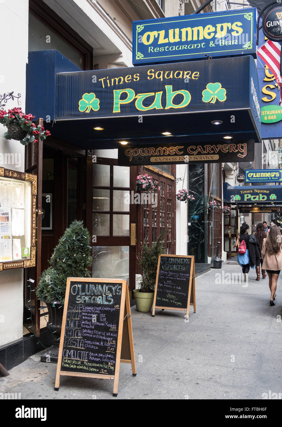 O'Lunney's Irish Pub, Times Square, New York, USA Banque D'Images