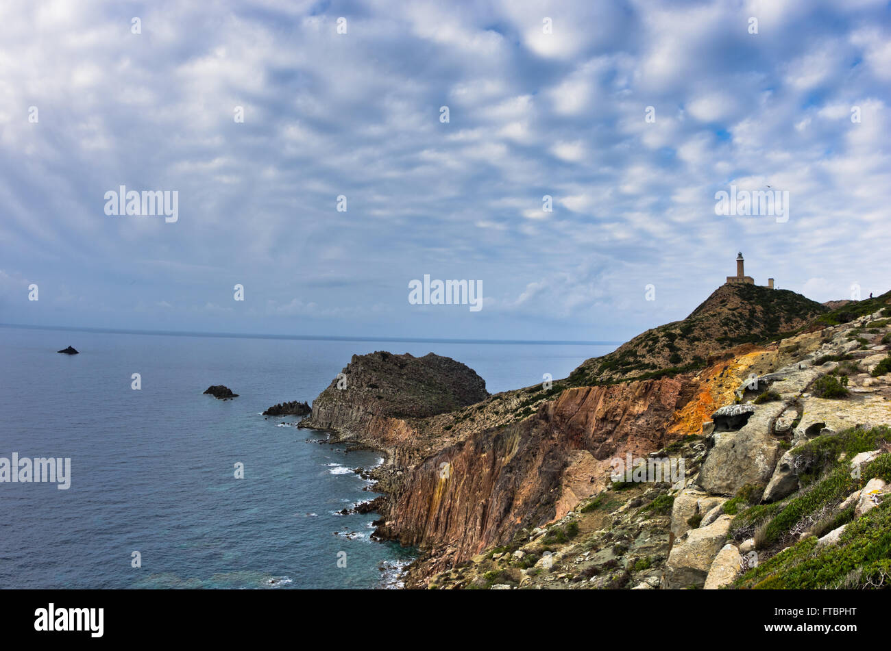 Phare de Capo Sandalo sur la côte ouest de l'île de San Pietro, en Sardaigne Banque D'Images