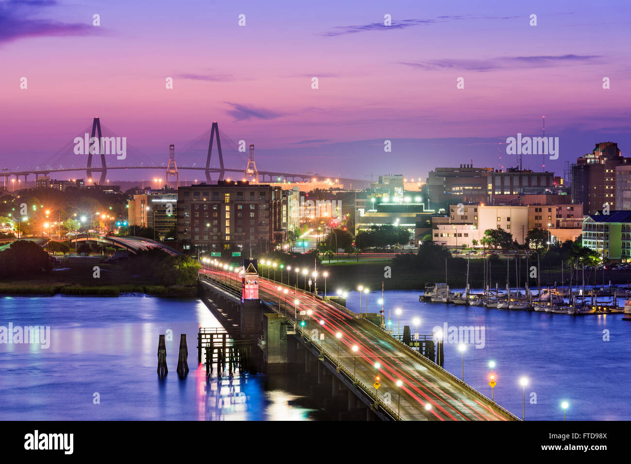 Charleston, Caroline du Sud, USA Skyline sur la rivière Ashley. Banque D'Images