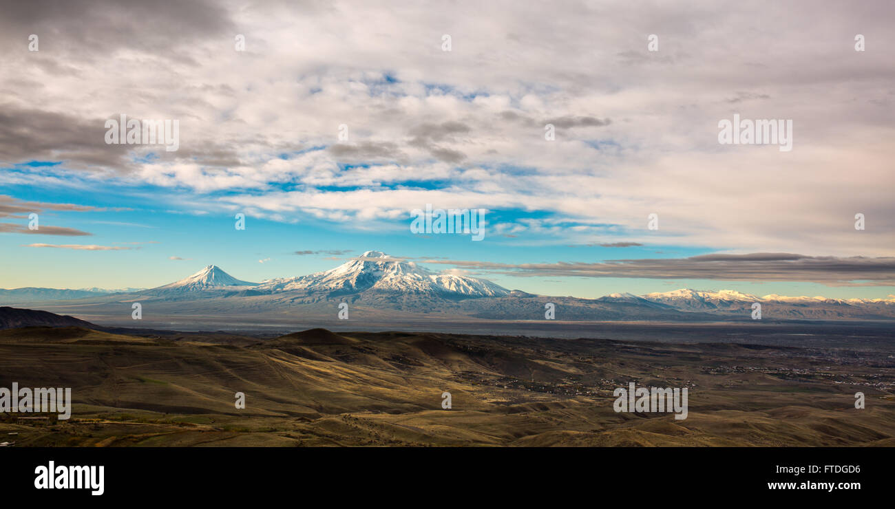 Le mont Ararat en Arménie. Lever de soleil sur l'Ararat en Arménie Banque D'Images