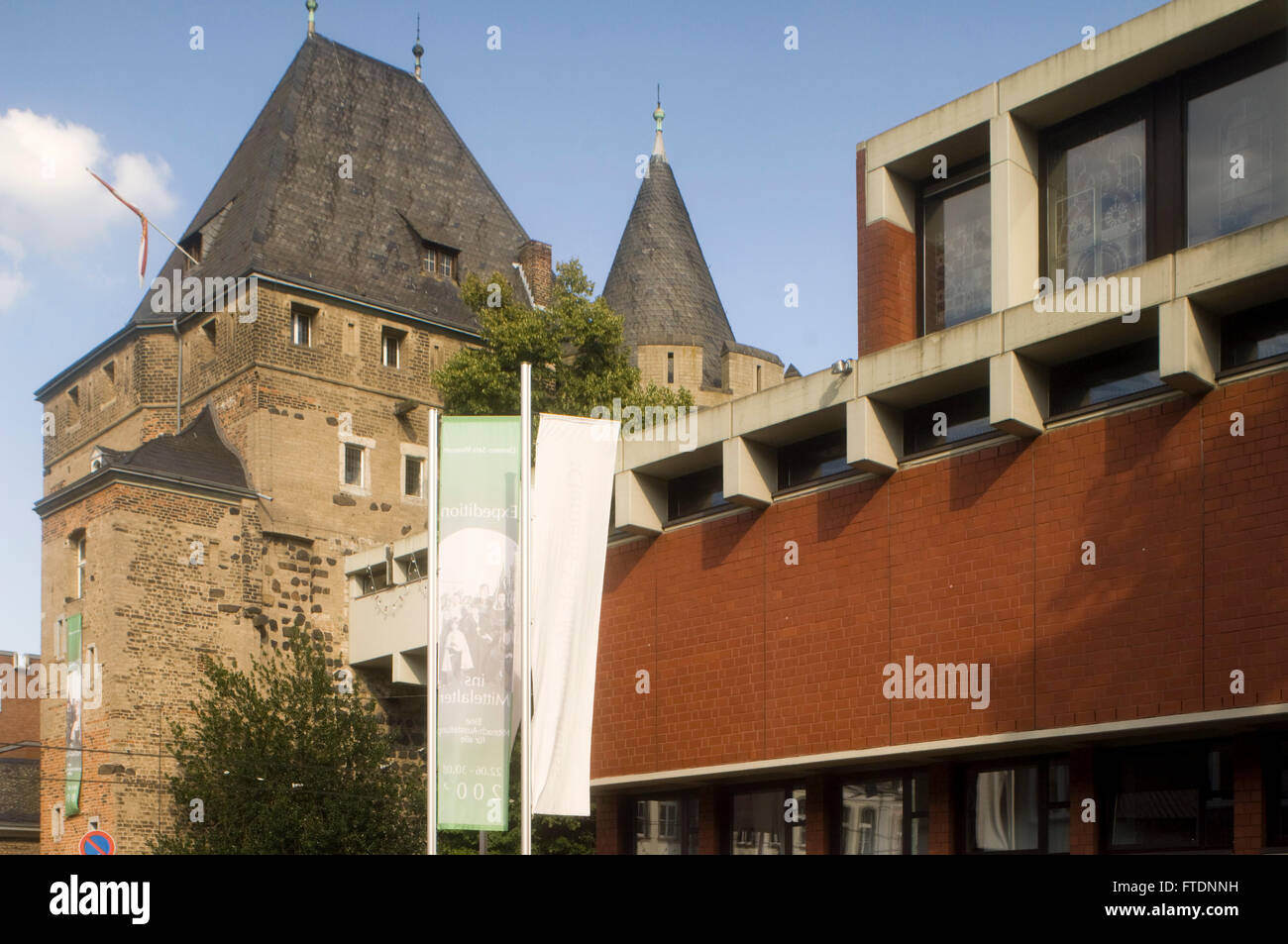 Deutschland, NRW, Neuss, Obertor und Clemens Seis Museum Banque D'Images