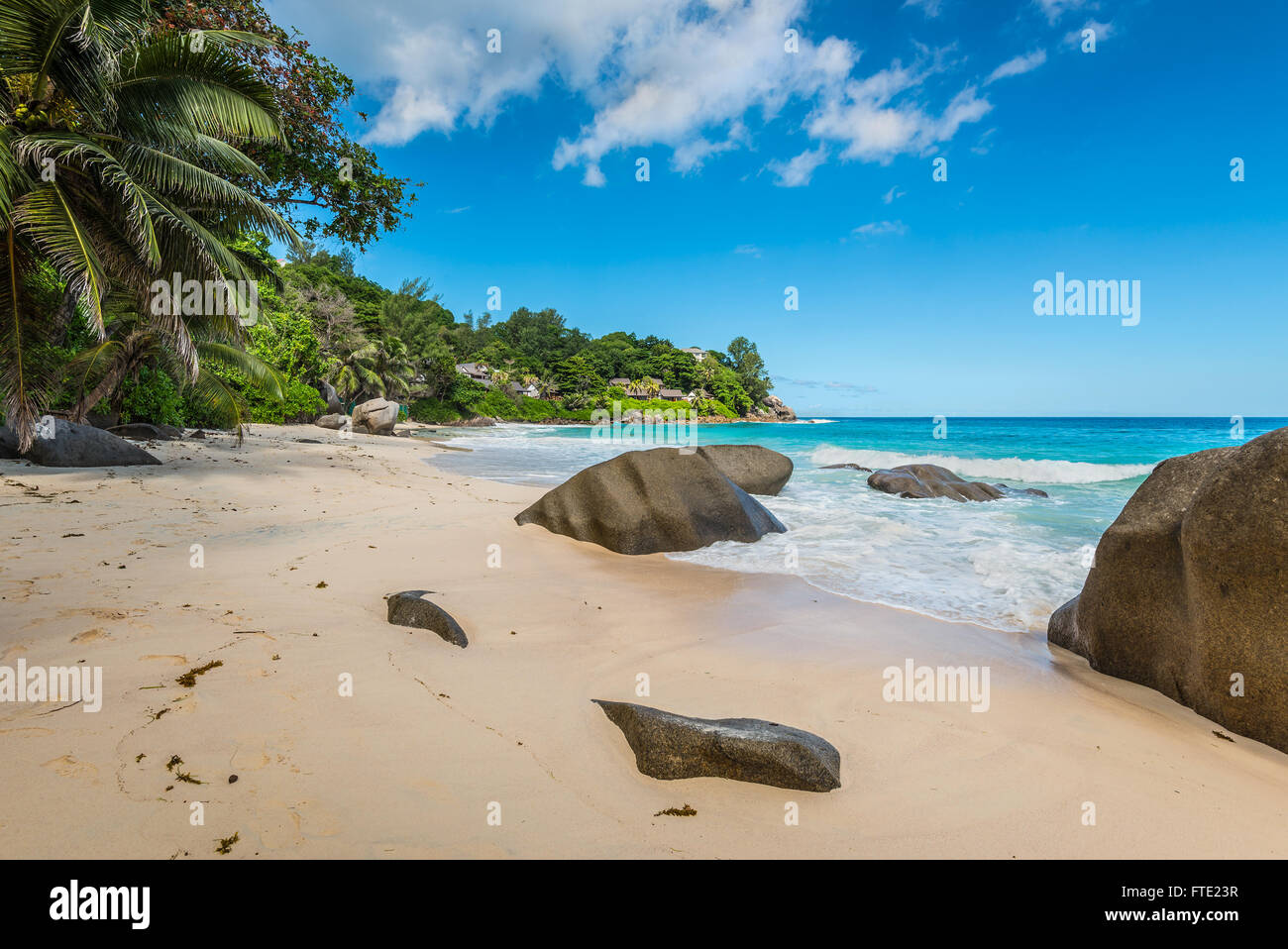 Carana spectaculaire plage sur l'extrémité nord de l'île de Mahé, Seychelles Banque D'Images