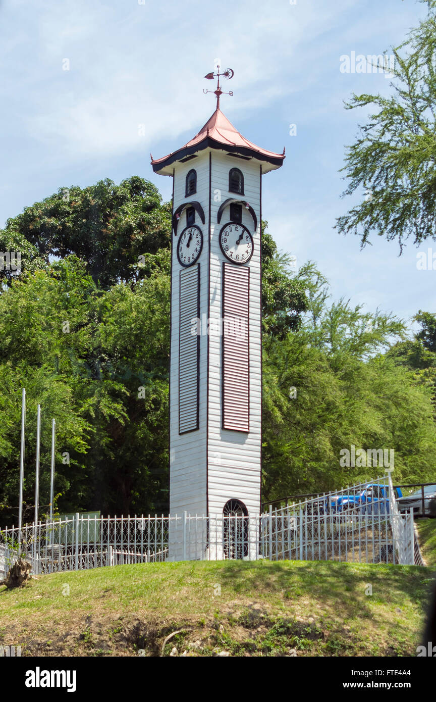 Atkinson Clock Tower, construite en 1905 dans Jesselton, aujourd'hui connu sous le nom de Kota Kinabalu, Sabah, Malaisie. Banque D'Images