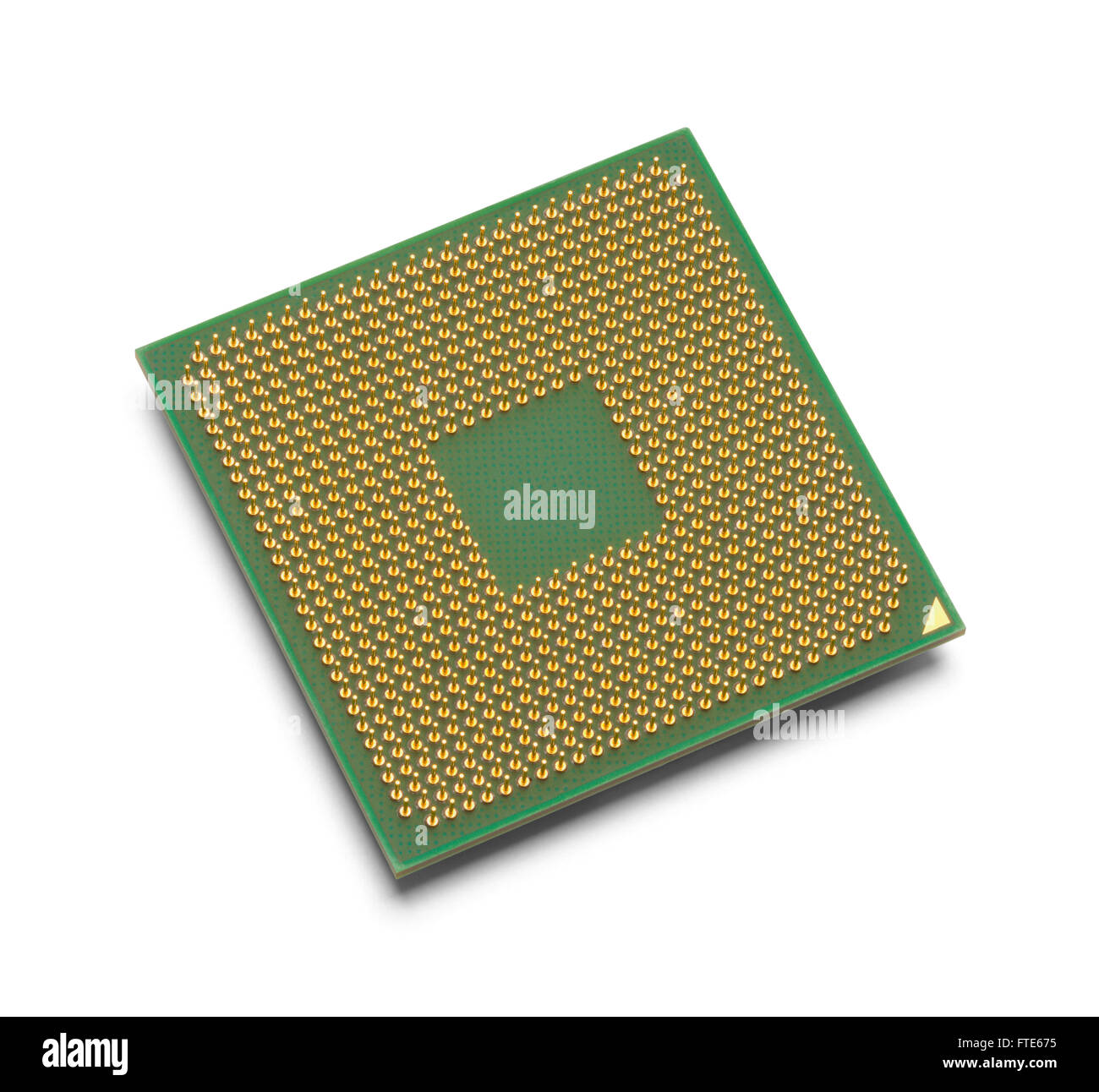 Le vert et l'or microprocesseur avec copie espace isolé sur fond blanc. Banque D'Images