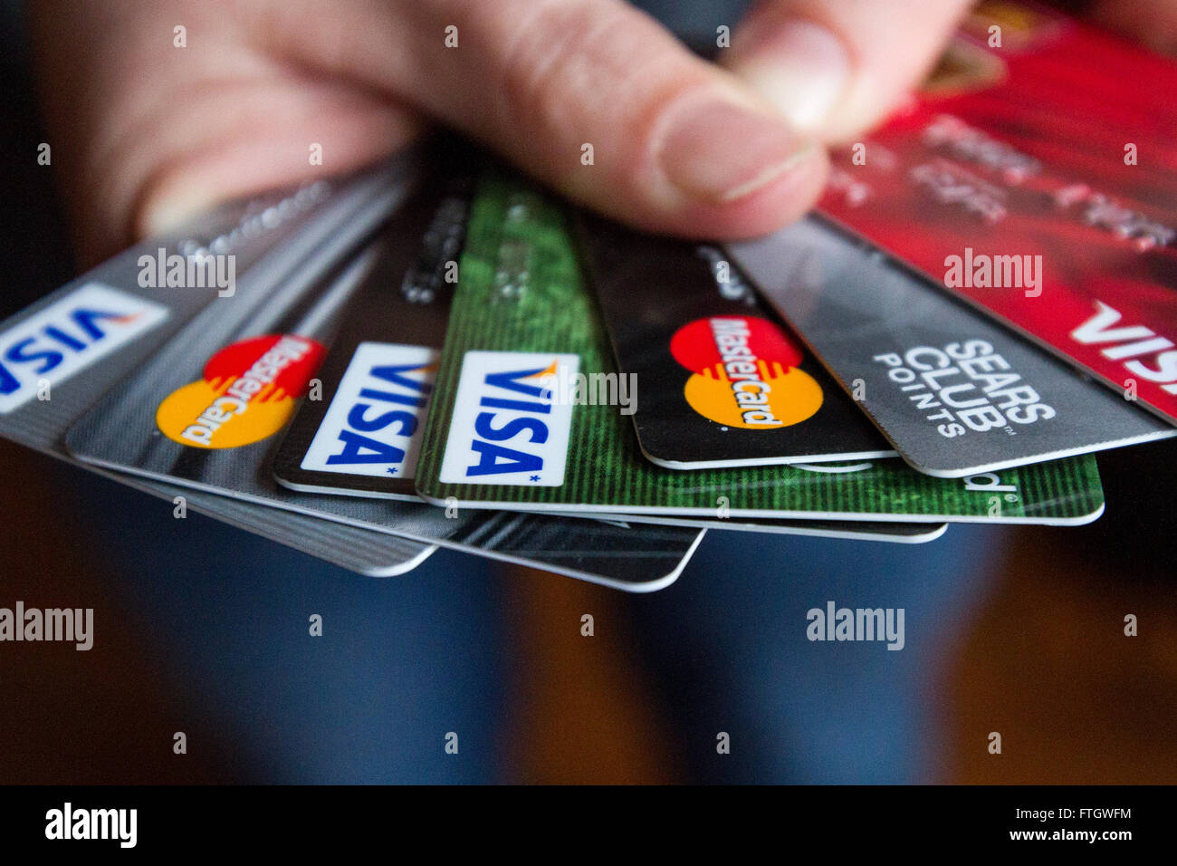 Plusieurs cartes de crédit, représenté à Kingston (Ontario), le 15 mars 2016. Banque D'Images