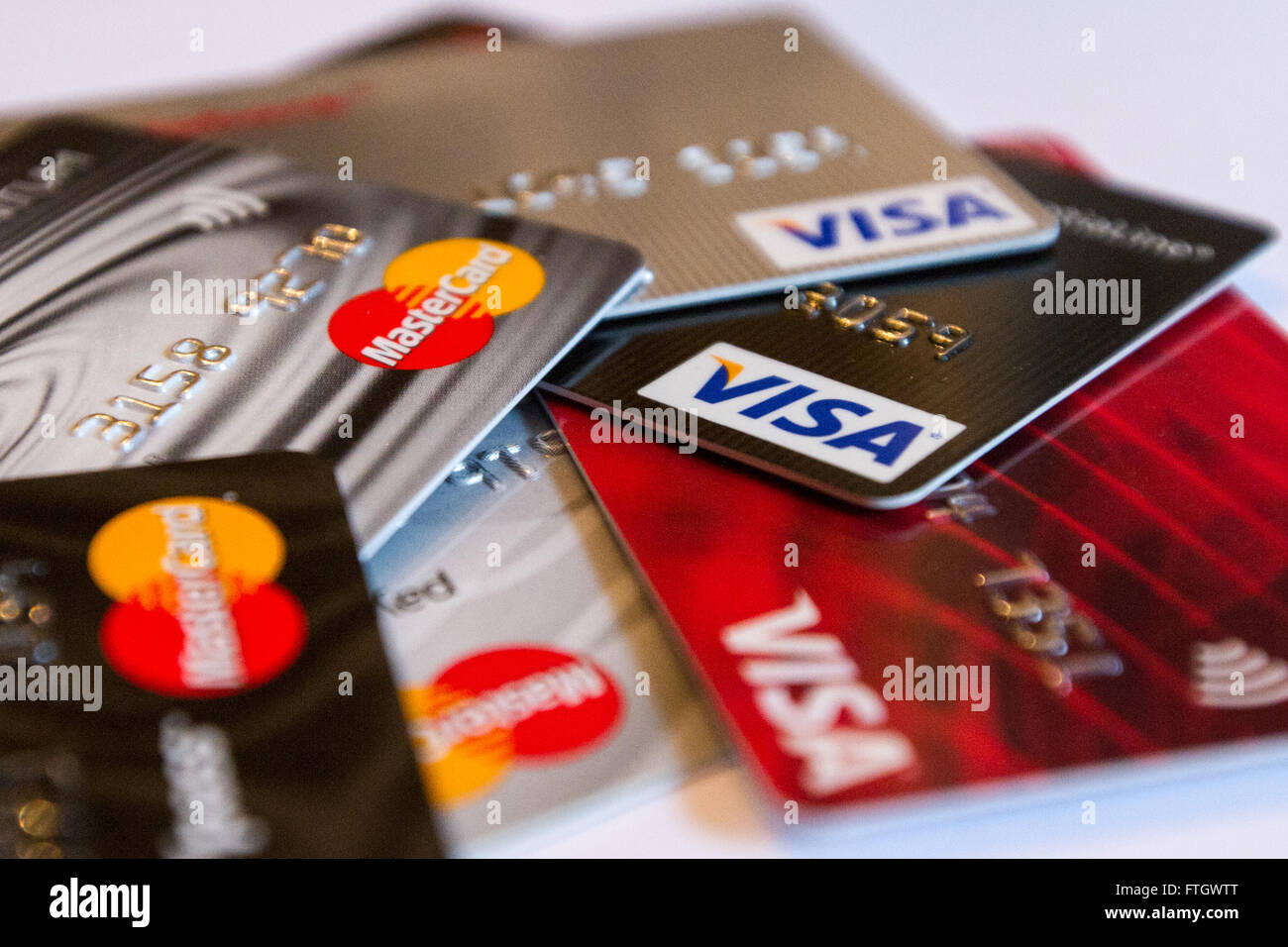 Plusieurs cartes de crédit, représenté à Kingston (Ontario), le 15 mars 2016. Photo par Lars Hagberg Banque D'Images