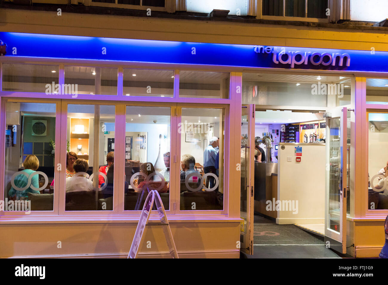 Le Taptoom, un café / bar à St Ives, España Banque D'Images