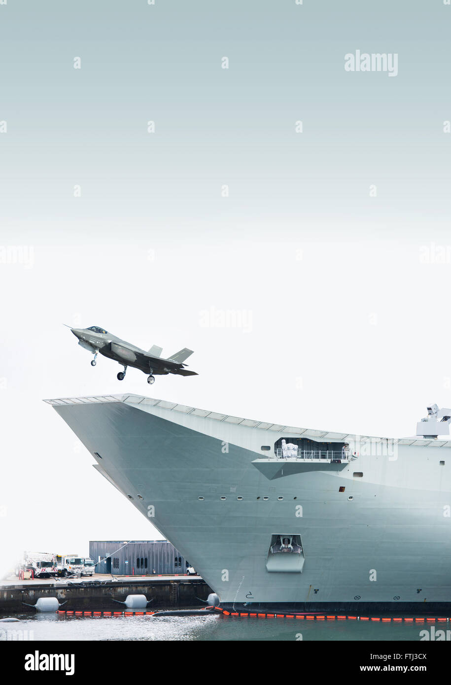 Avion au décollage en porte-avion Banque D'Images