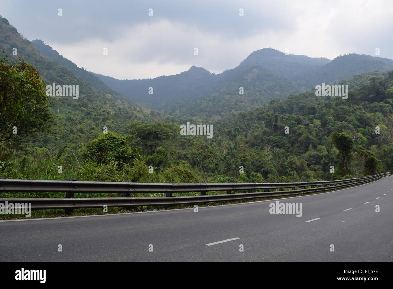 Bao Loc route col de montagne au Vietnam Banque D'Images