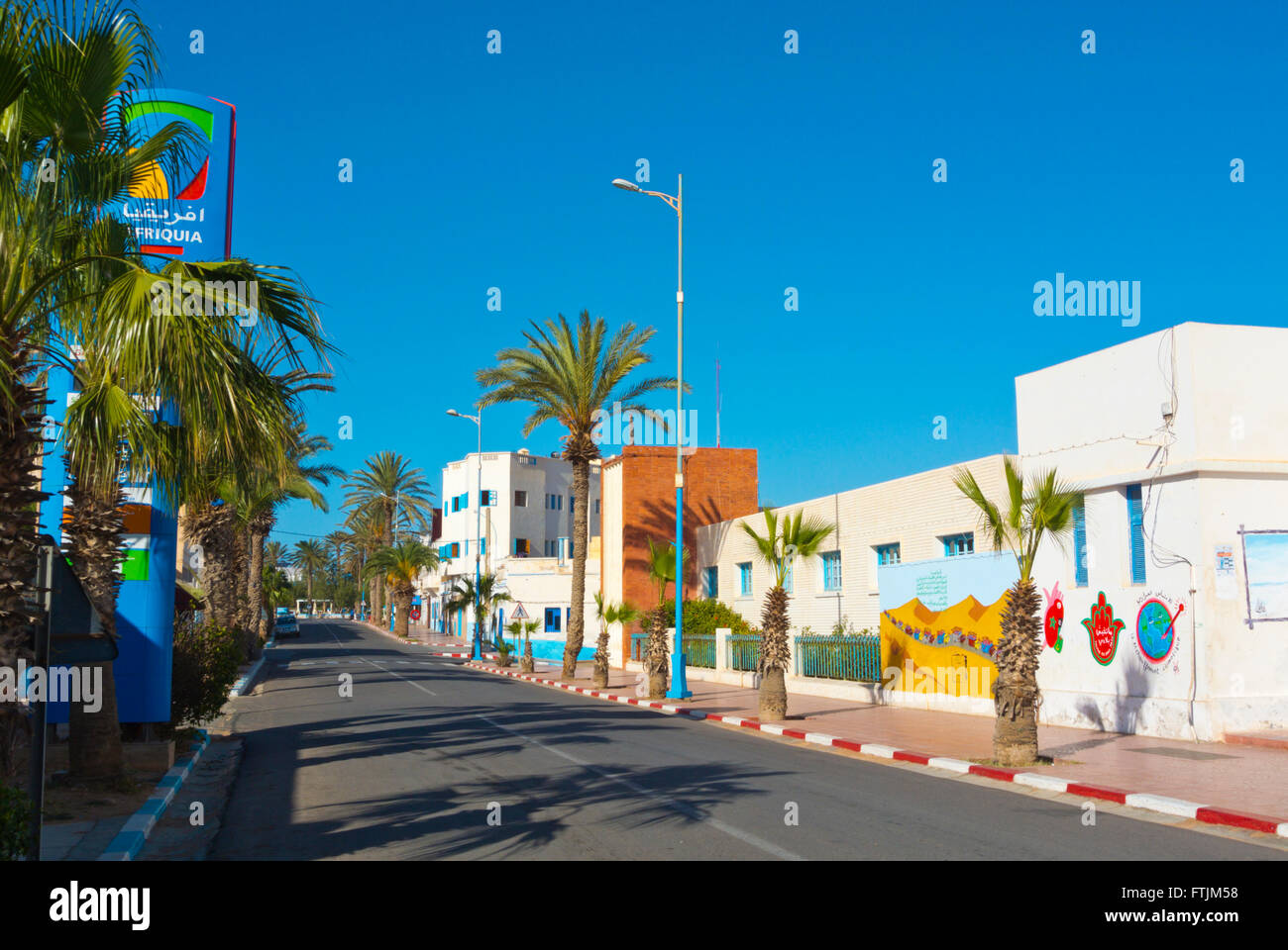 Avenue Hassan II, Sidi Ifni, Guelmim-Oued région, le Maroc, l'Afrique du Nord Banque D'Images
