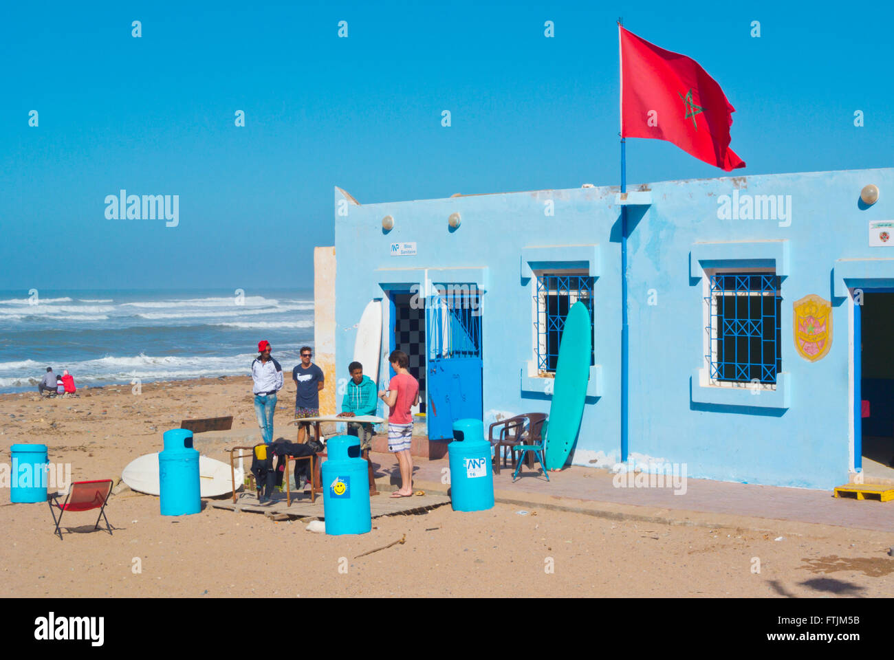 Surf Shop, Plage, Sidi Ifni, Guelmim-Oued, région du sud du Maroc, l'Afrique du Nord Banque D'Images