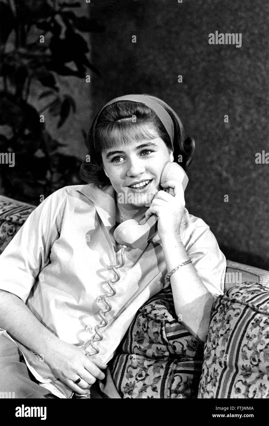 Fichier. Mar 29, 2016. PATTY DUKE, (décembre 14, 1946 - Mars 29, 2016) était une actrice américaine de la scène, le cinéma et la télévision. Duc est mort à 69 ans de la septicémie par la rupture de l'intestin. Duc a remporté un Oscar en 1963 pour son rôle d'Helen Keller dans 'The Miracle Worker, ' elle a également joué un rôle d'acclamer sur Broadway. Elle était aussi connue pour des rôles dans 'Valley of the Dolls, ' 'My Sweet Charlie' et 'Me, Natalie, ' ainsi que pour la 'La Patty Duke Show, ' qui a été diffusée de 1963 à 1966. Sur la photo : Patty Duke.1965 © Globe Photos/ZUMAPRESS.com/Alamy Live News Banque D'Images