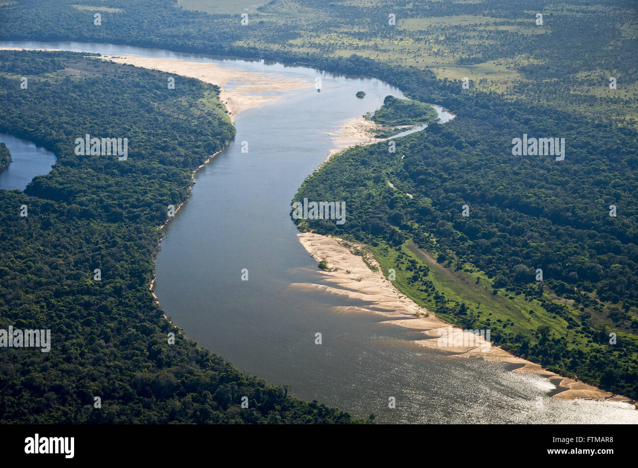 Vue aérienne de Rio Javaes - Parc national Araguaia - Île de bananeraie Banque D'Images