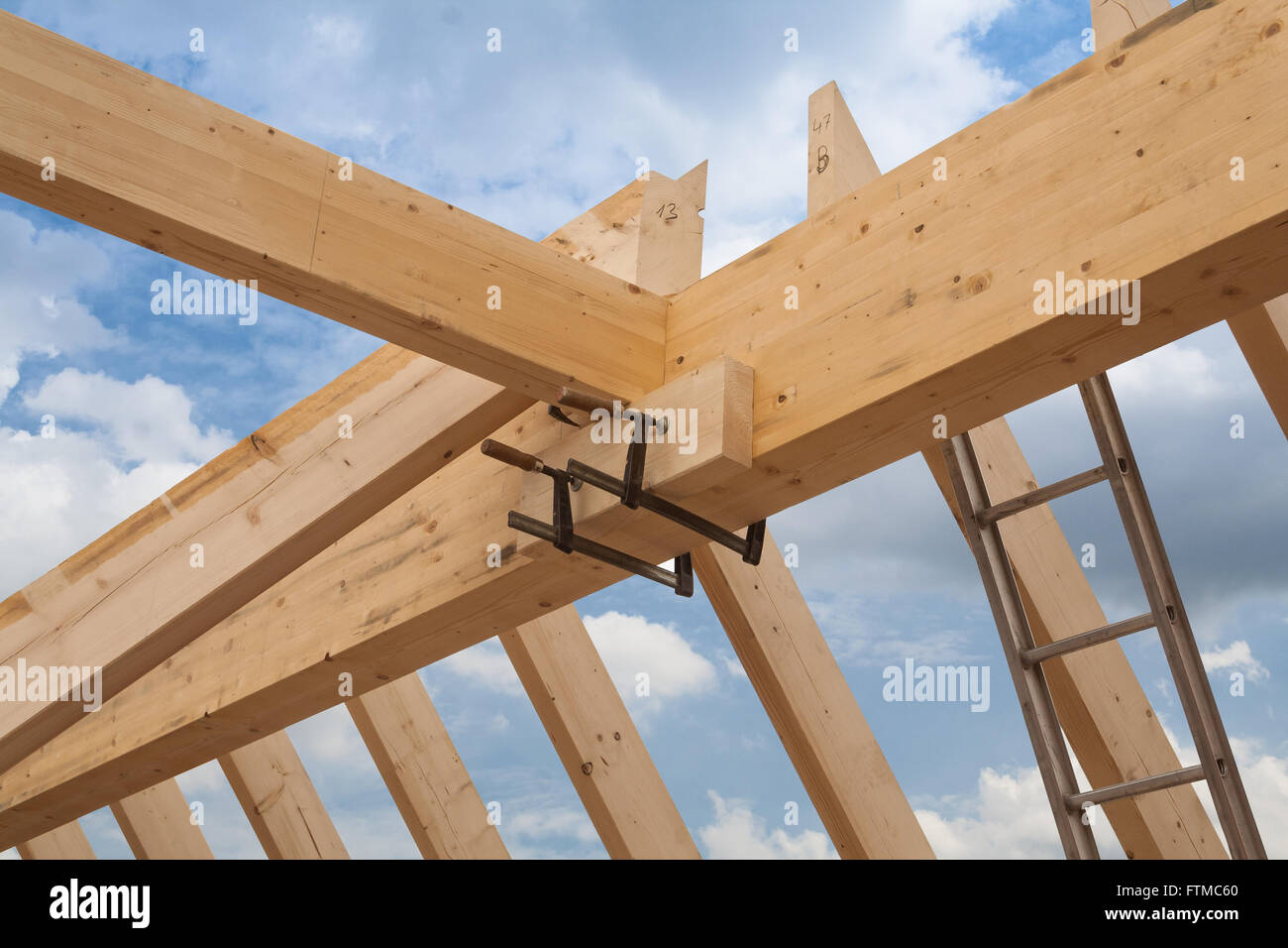 La construction de la toiture en bois Banque D'Images