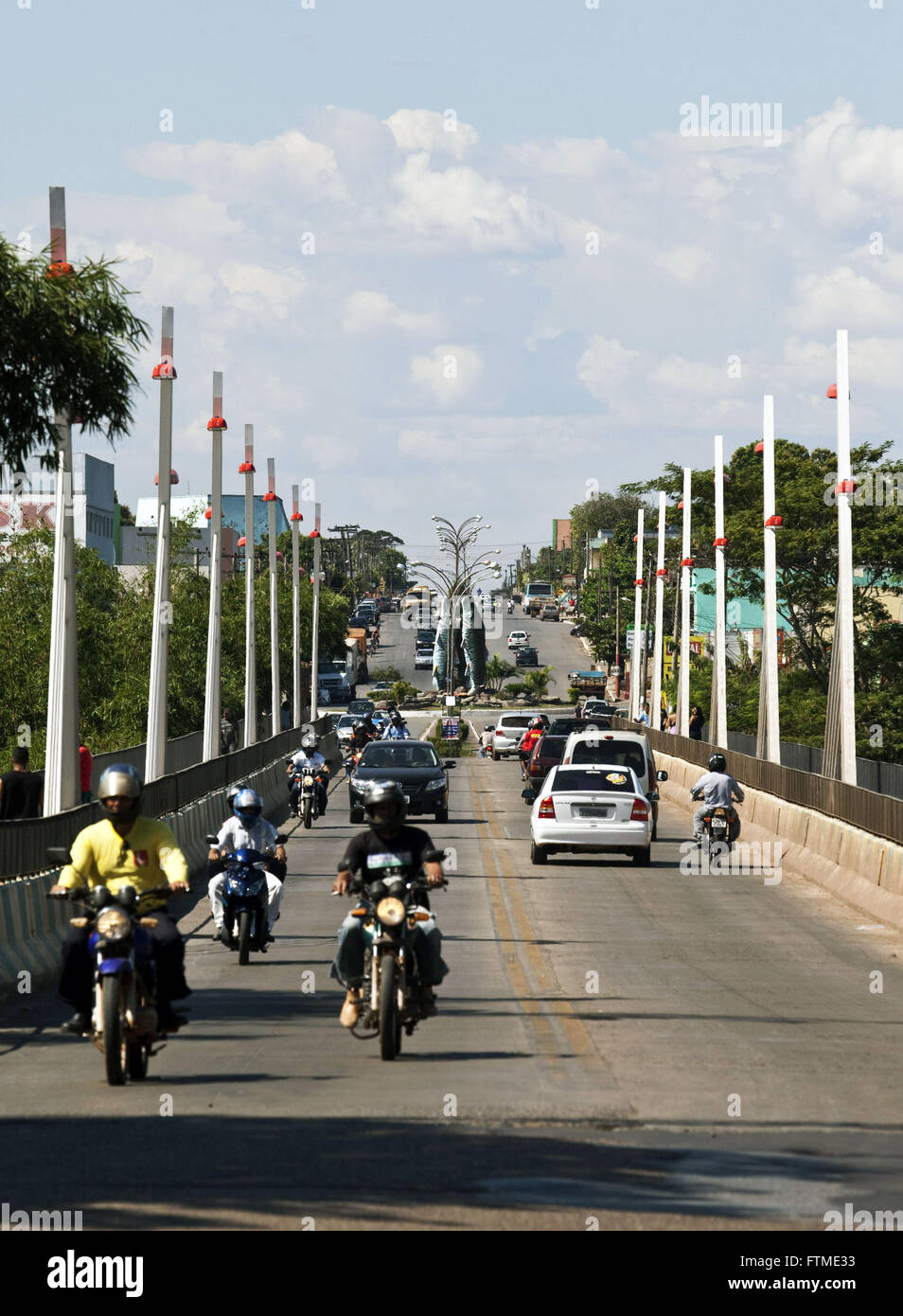 BR-070 Pont au-dessus de la rivière Araguaia relie les villes Aragarcas - aller au fond et Barra do Garcas - MT Banque D'Images