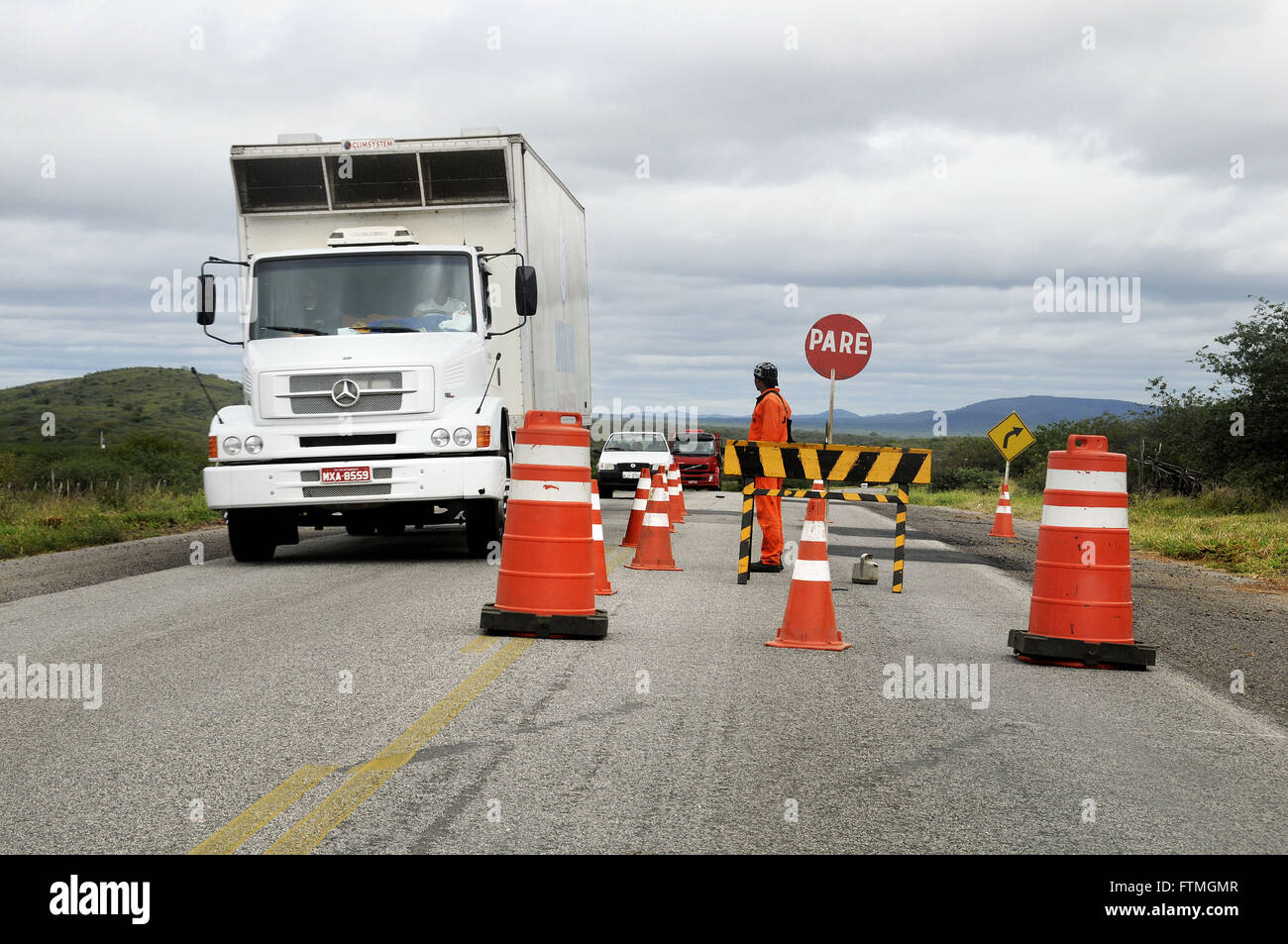 Réfection de la BR-232 dans le domaine de la Sierra sculpté en Pernambuco backlands Banque D'Images