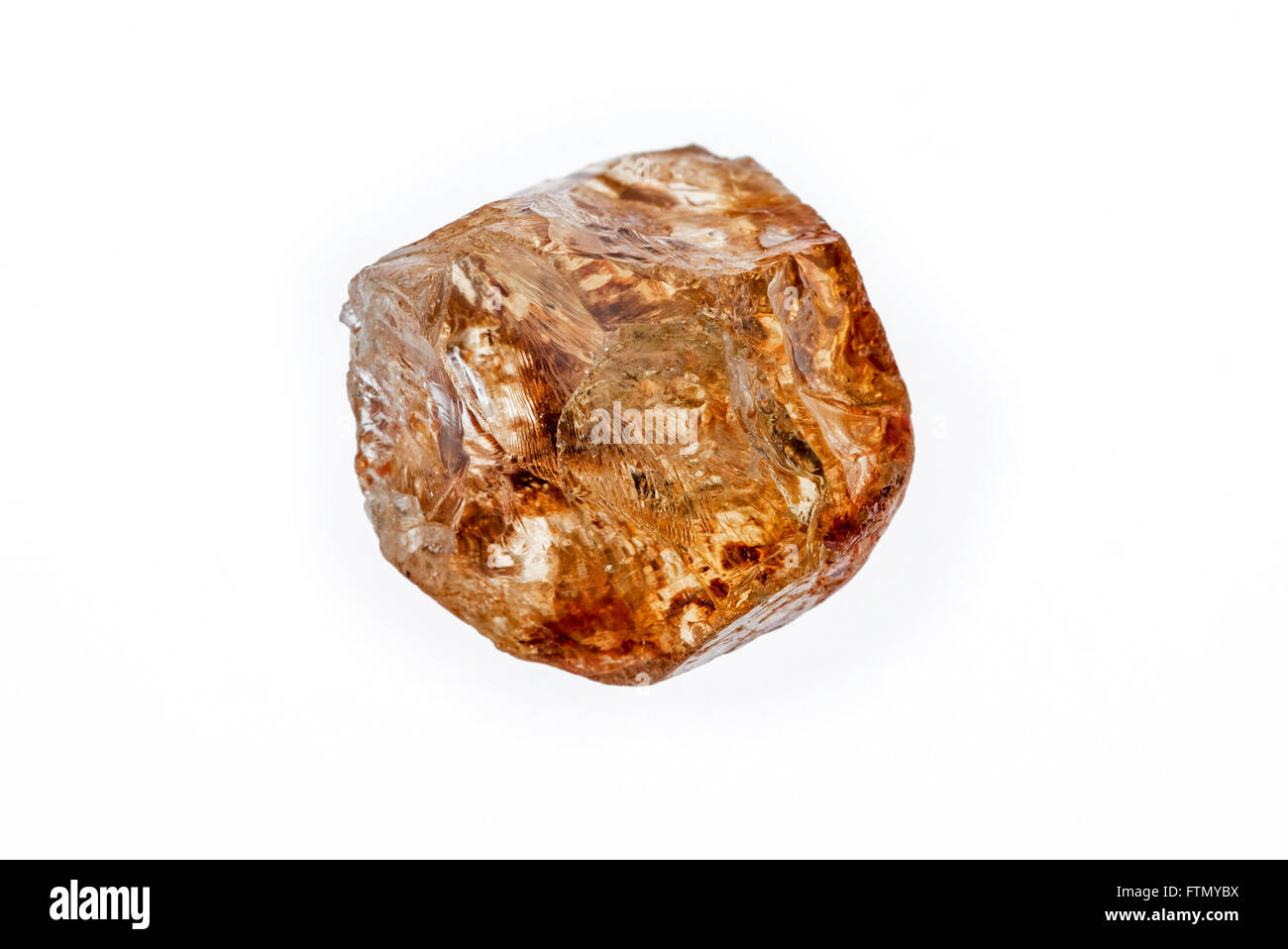 Spécimen de quartz Citrine sur fond blanc Banque D'Images