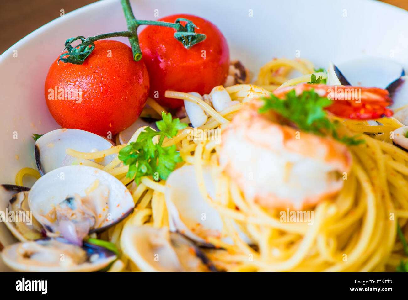 Spaghetti aux moules et crevettes Banque D'Images
