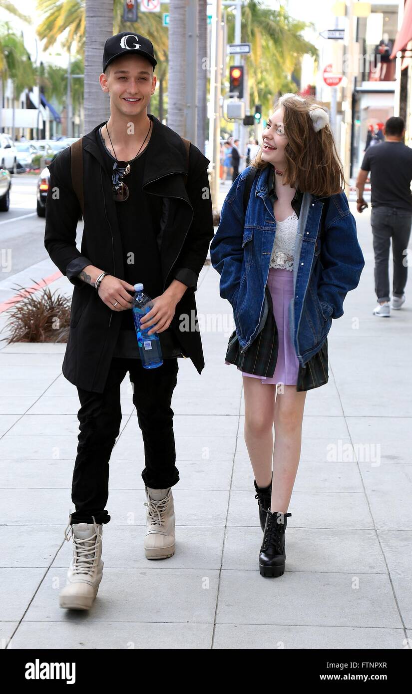 'Teen Wolf' star Cody Saintgnue repéré sur Rodeo Drive avec Madison Rothschild comprend : Cody Madison, Saintgnue où Rothschild : Los Angeles, California, United States Quand : 27 Oct 2016 Banque D'Images