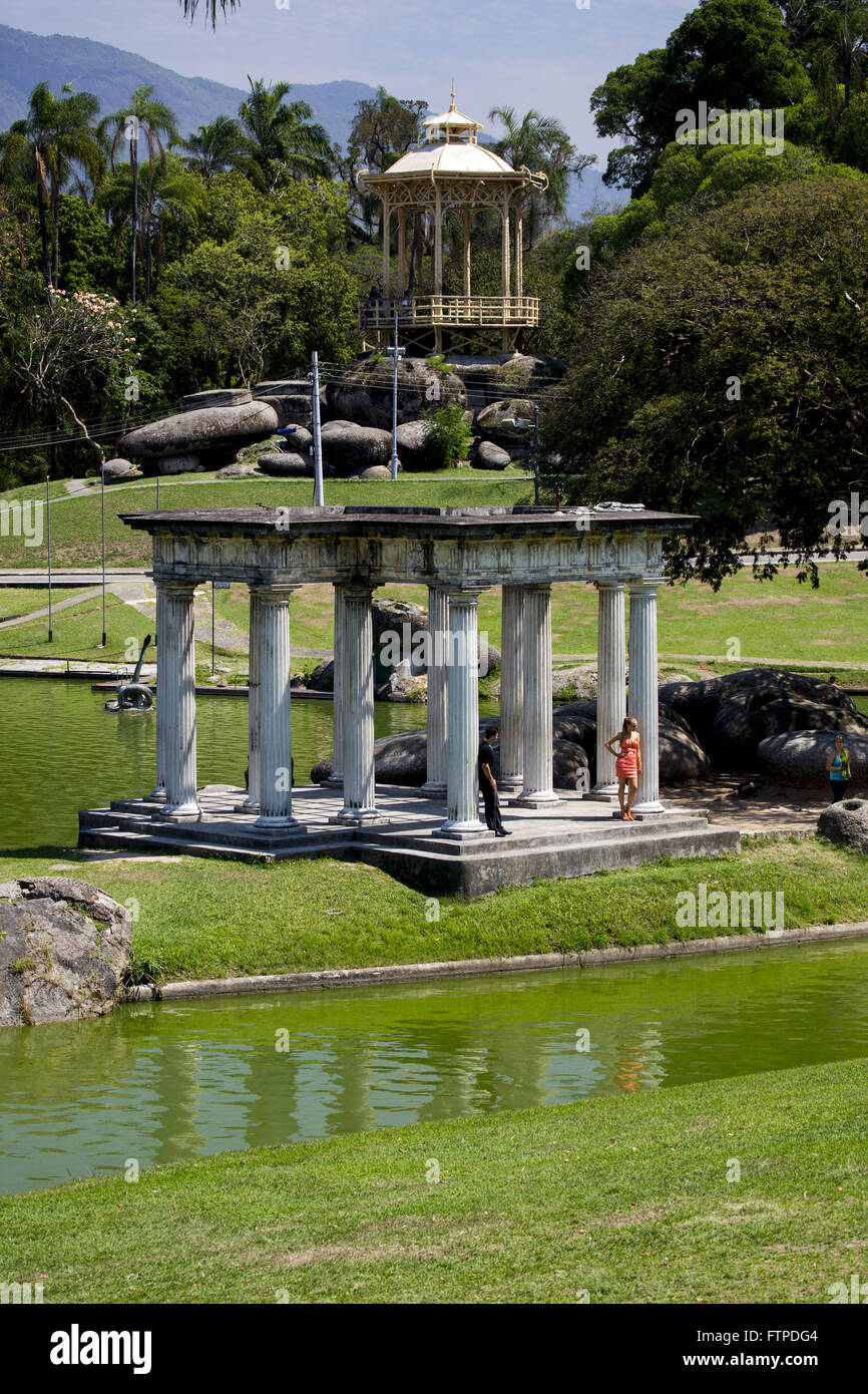 Temple d'Apollon sur l'îlot dans le Grand lac de Quinta da Boa Vista Park Banque D'Images