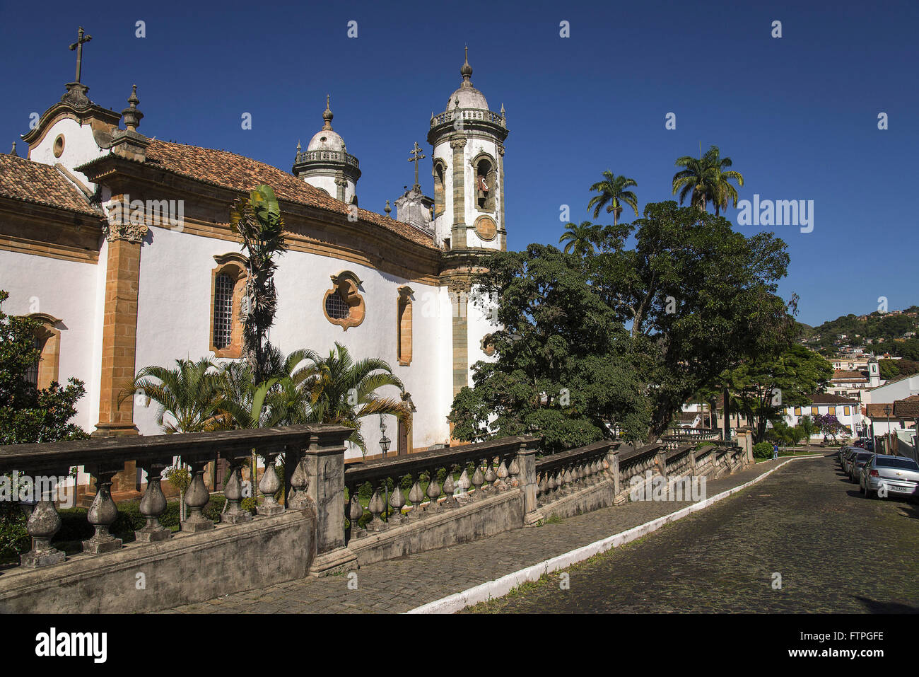 Façade latérale de l'Igreja São Francisco de Assis construit à partir de 1774, le centre historique Banque D'Images