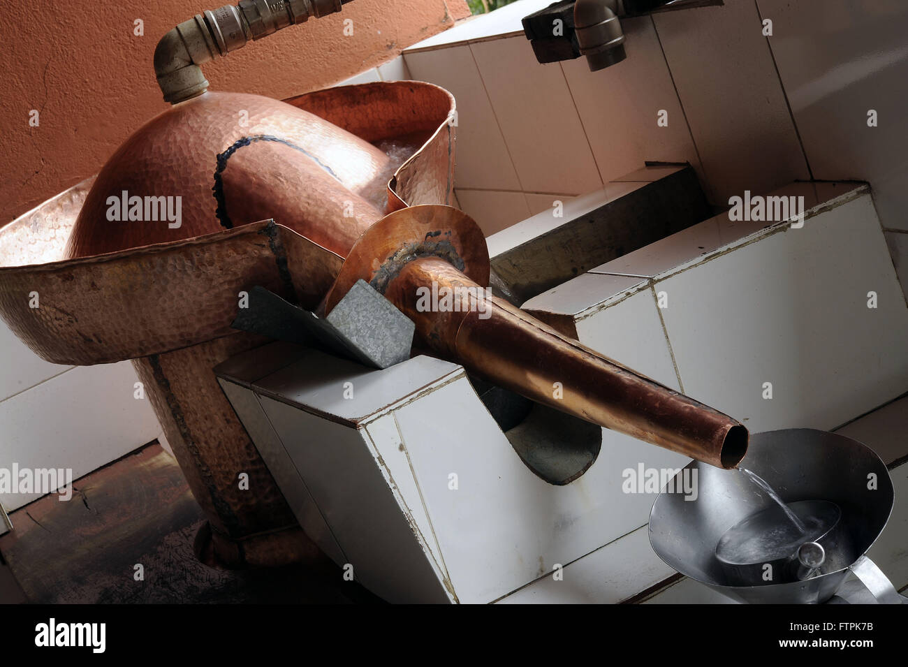 La production artisanale de cachaca dans la municipalité de Salinas - La vallée de Jequitinhonha Banque D'Images