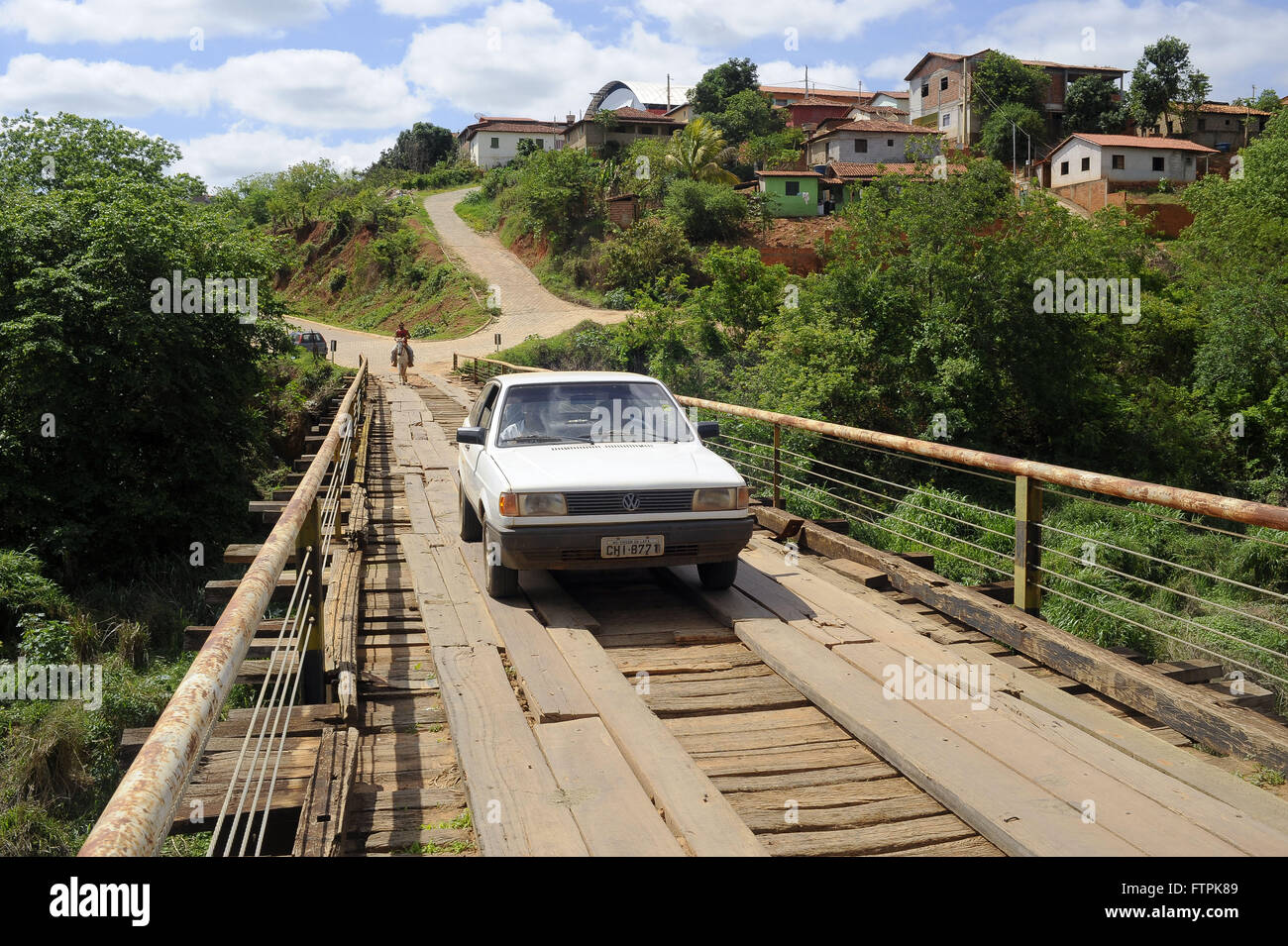 Pont sur la rivière dans la municipalité d'Aracuai Beryl - vallée de Jequitinhonha Banque D'Images