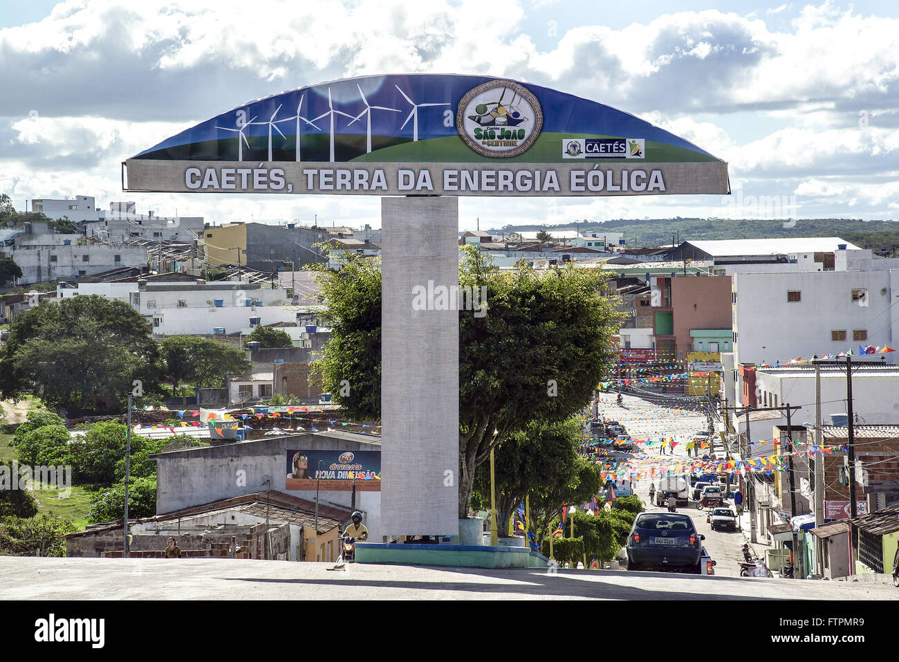 Na Totem entrada da Cidade informando que e un terra da energia eolica - agreste pernambucano Banque D'Images