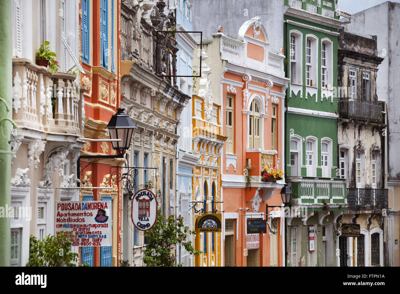 Bâtiments historiques dans le quartier Pelourinho street Carmo à Salvador Banque D'Images