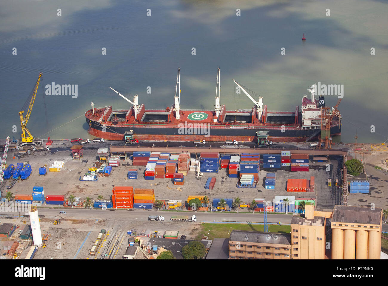 Vue aérienne du port d'Itaqui complexe sur la rive du sud de Sao Marcos Banque D'Images