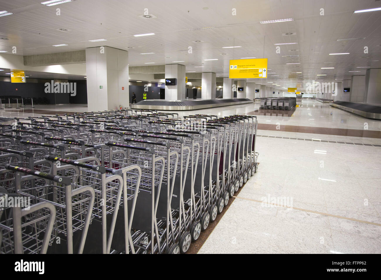 La manutention des bagages dans l'aérogare 3 de l'Aéroport International de Sao Paulo / Guarulhos Banque D'Images